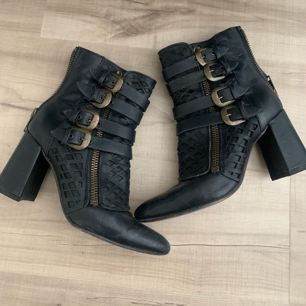 Freebird Julia Booties